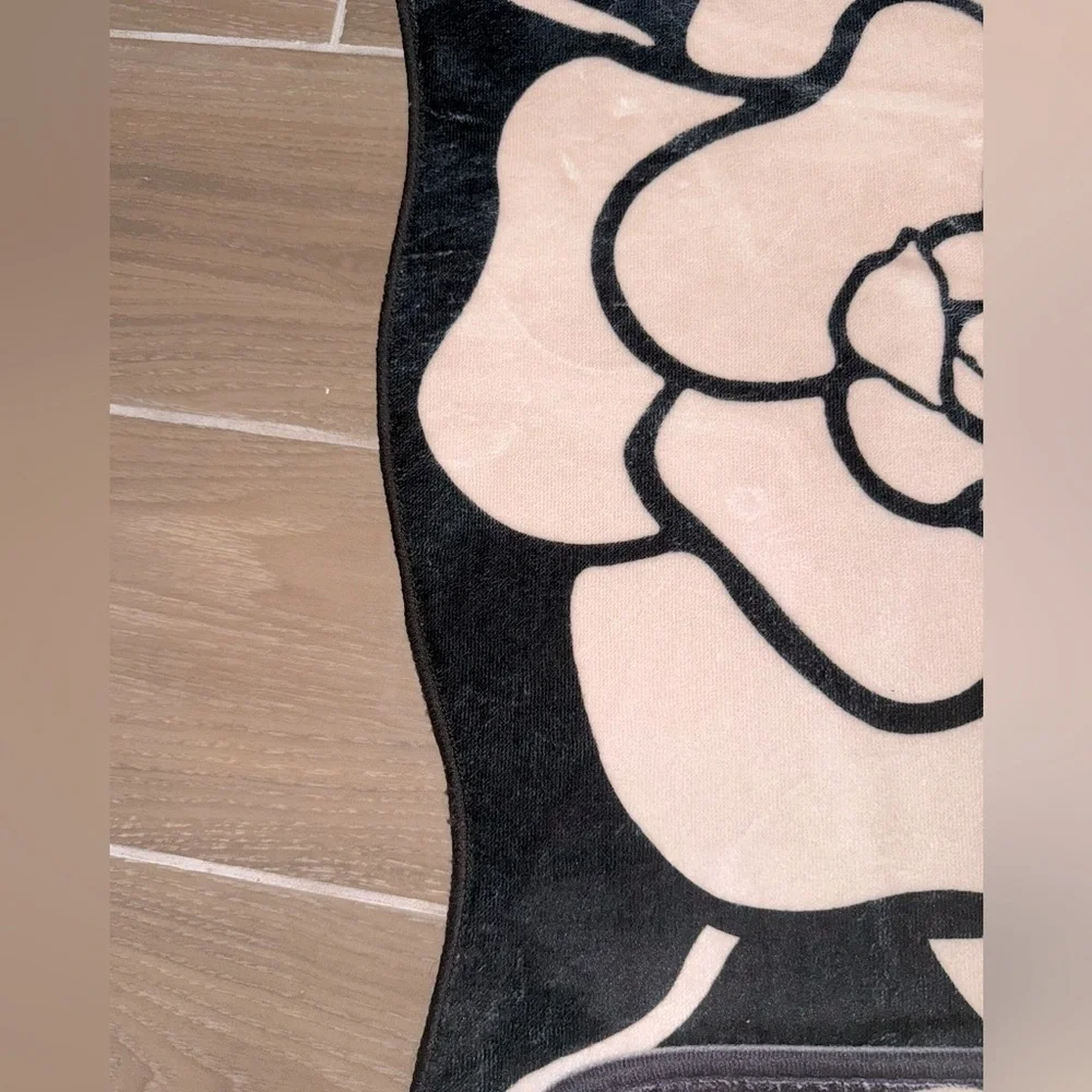 Elevate Your Space with Timeless Elegance: Black Cream Camellia flower rugs